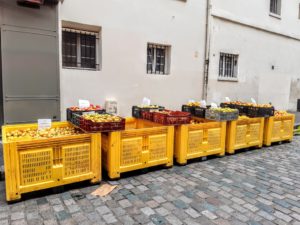 フランスのりんごの品種とお店の様子